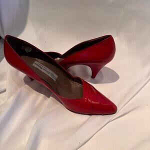 Vintage Evan picone made in Spain red leather low heels size 7.5 leather